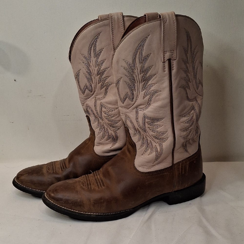 Ariat Brown and Light Pink Heeled Wos. Boots. Classic Look For Any Occasion. - Picture 4 of 12